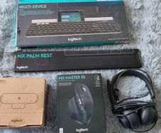 Logitech Bundle Mouse Keyboard Headphones Webcam Palm Rest