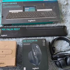 Logitech Bundle Mouse Keyboard Headphones Webcam Palm Rest