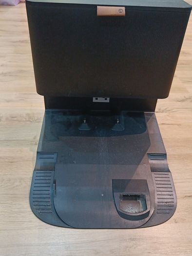 iRobot j7 + Clean base