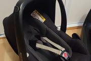 Maxi-Cosi infant car seat with ISOFIX base