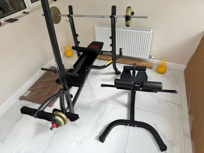 weights and hyperextension bench