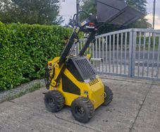 Delano S360 skid steer loader: