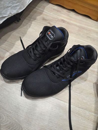 Safety shoes