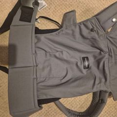 MomCozy baby carrier