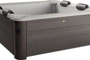 New 4-6 Person Aquarius Hot Tub