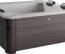 New 4-6 Person Aquarius Hot Tub