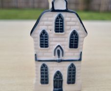 KLM miniature house made of Delft Blue ceramic,