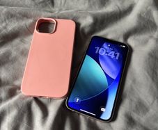 iphone 13 128GB in mint condition. Rare light pink