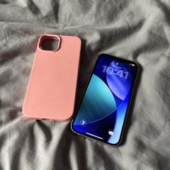 iphone 13 128GB in mint condition. Rare light pink