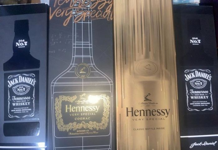 Hennessy Cognac Very Special Gold empty boxes