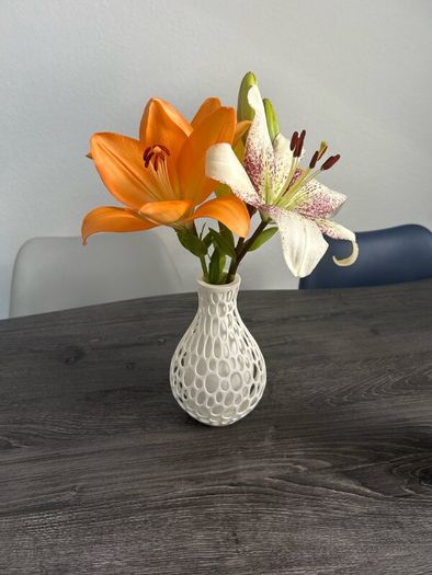 Voronoi style 3D printed decorative vase