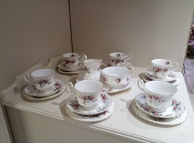 21 piece Tea Set Royal Albert Lavender Rose Pattern Bone China