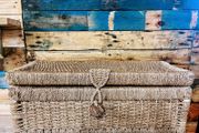 Vintage trunk Masisons du Monde