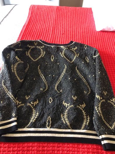Ladies sweater size L like new