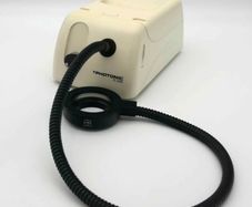 Photonic PL2000 microscope light source with O-ring light guide