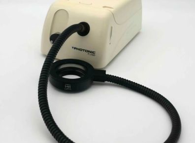 Photonic PL2000 microscope light source with O-ring light guide