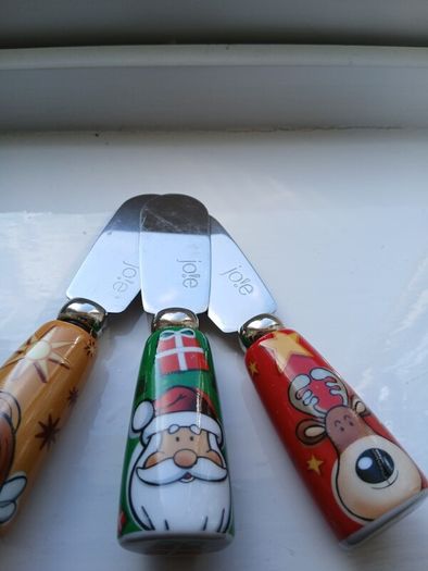 Set of 3 Jo!e  Christmas Spreader Knives.