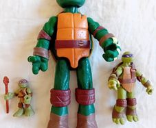 3 Ninja Turtle Figures