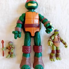 3 Ninja Turtle Figures