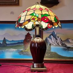 24 Inch Tiffany Style Table Lamp With 18 Inch Wide Stained Glass Shade And Polished Brass Base