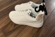 BRAND NEW Ladies/Girls White Runners / White Trainers: Size 5