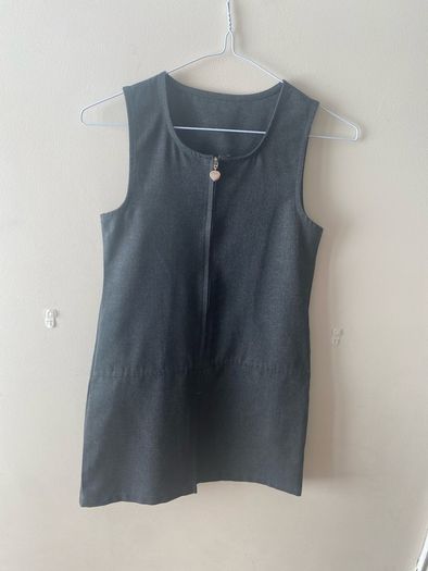 Dunnes grey pinafore (as new) age 7-8