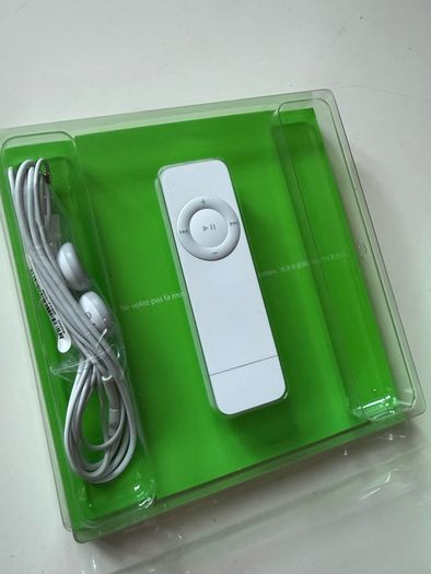 Apple iPod Shuffle 1st Gen 1GB - NEW Complete in Box (NOS Collector)