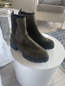 Caprice Suede Boots size  6