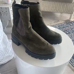 Caprice Suede Boots size  6