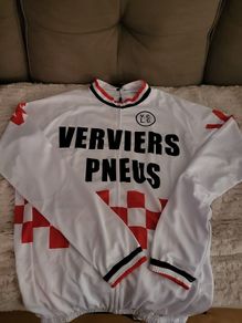 Retro cycling jersey
