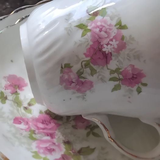 28piece Vintage Tea Set
