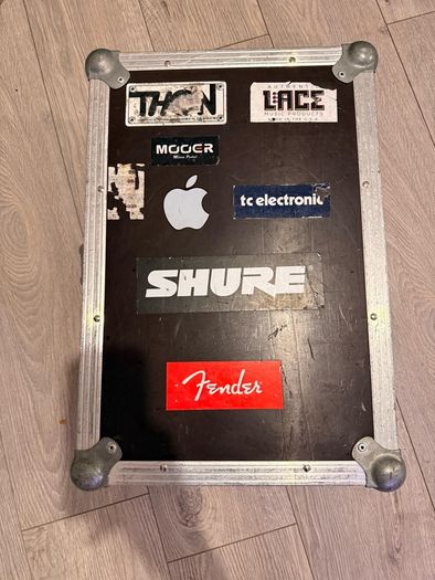 Mackie DL1608 & iPad 6th Gen 128gb + Case