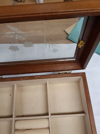 Vintage jewellery box