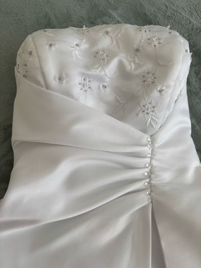 Amanda Wyatt Wedding Dress