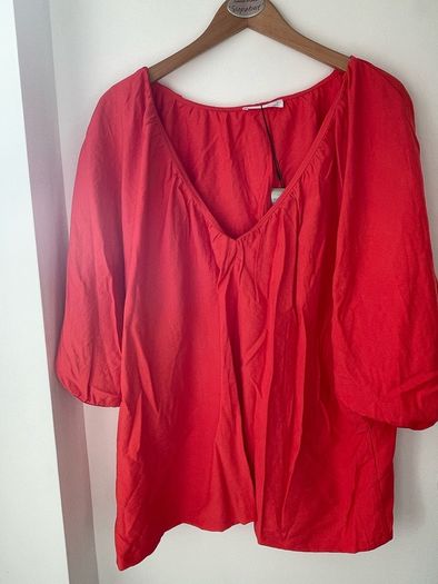 Ladies coral top size 20
