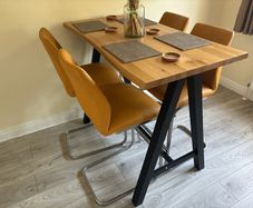 Oak Table and high stools