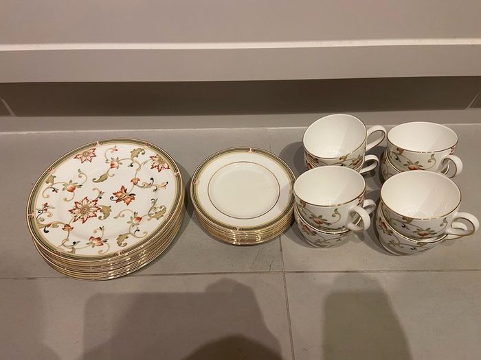 Wedgwood tea set plates and cups Oberon Bone China fine porcelain set New dessert plates tea cups