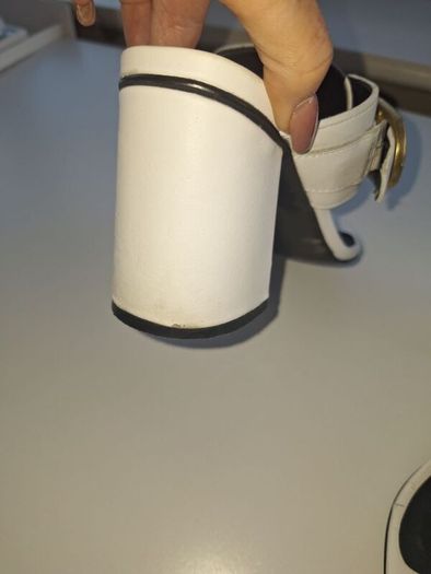 DKNY white leather sandal