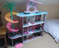 LOL Surprise OMG dolls house with furniture, dolls, accessories