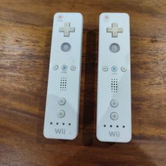 Wii controller x 2