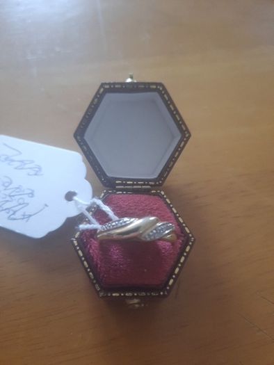 9 Carat Gold Diamond Vintage Ring