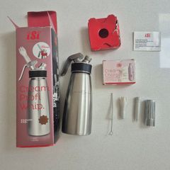 Cream dispenser