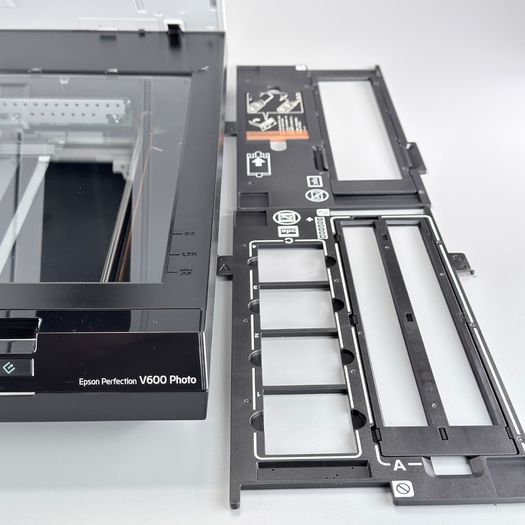 Epson Perfection V 600 flat bed scanner
