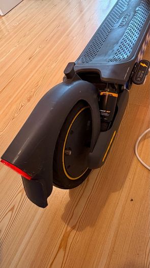 Segway Ninebot Kickscooter MAX G2 very low mileage 117km
