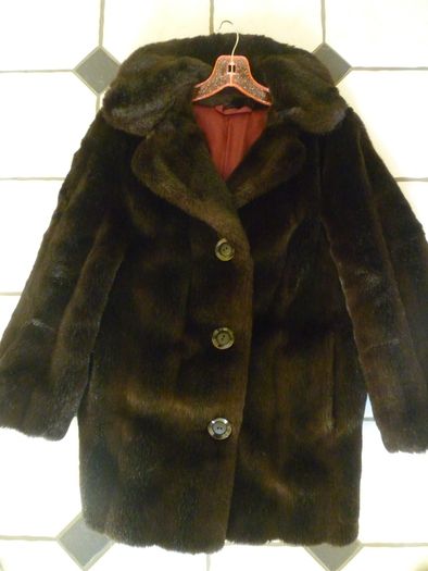 Faux Fur Jacket Coat Medium-Switzers Dublin- Excellent Condition Darkest Brown. LADIES. Beautiful quality.