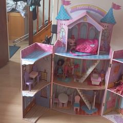 doll house