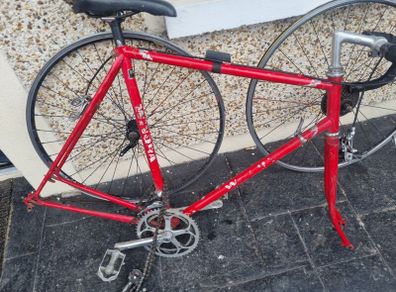bike old racer  needs fixing