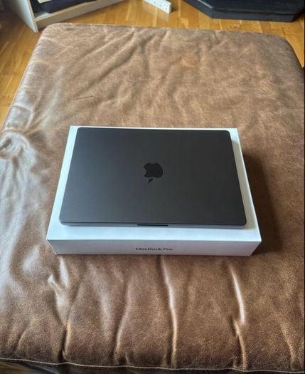 Apple Macbook Pro M3 Pro Chip 18GB Unified Memory 500gb SSD