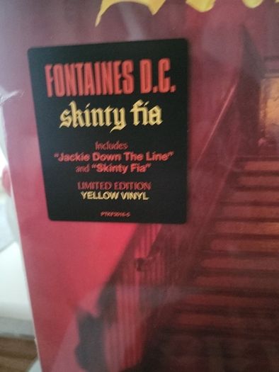 Fontaines dc Skinty fia yellow vinyl and skinty fia turntable slipmat