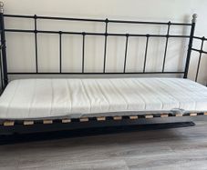 Daybed with Trundle and mattress
